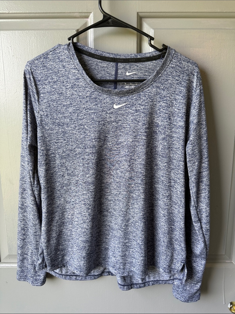 Nike Women's Heather Gray Long Sleeve Athletic Top
